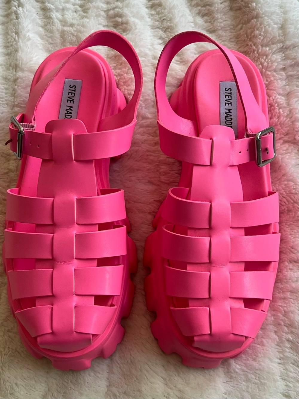Steve Madden Hot Pink Echo Fisherman Sandals with Buckle Size 9